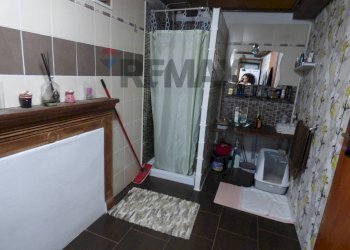 Bagno - Semi-detached house Trento
 
1, Brezzo di Bedero - photo 11