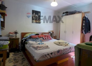 Camera / camera da letto - Semi-detached house Trento
 
1, Brezzo di Bedero - photo 12