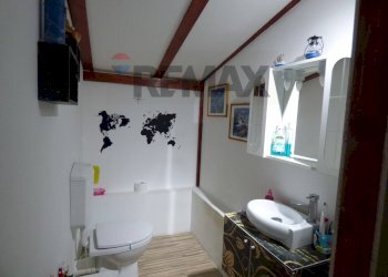 Bagno - Semi-detached house Trento
 
1, Brezzo di Bedero - photo 15