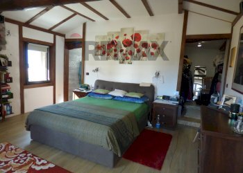 Camera / camera da letto - Semi-detached house Trento
 
1, Brezzo di Bedero - photo 16