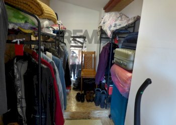 Cabina armadio - Semi-detached house Trento
 
1, Brezzo di Bedero - photo 19