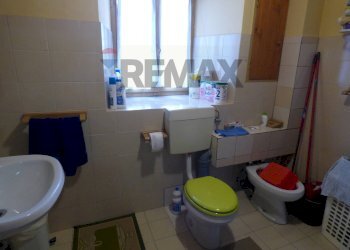 Bagno - Semi-detached house Trento
 
1, Brezzo di Bedero - photo 24