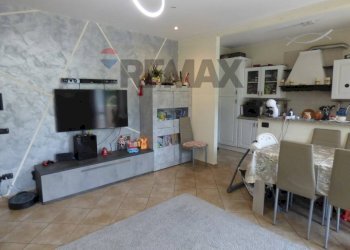 Sala da pranzo - Trilocale via Mazzini
 
26, Rancio Valcuvia - foto 4