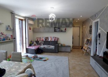 Soggiorno - Trilocale via Mazzini
 
26, Rancio Valcuvia - foto 7