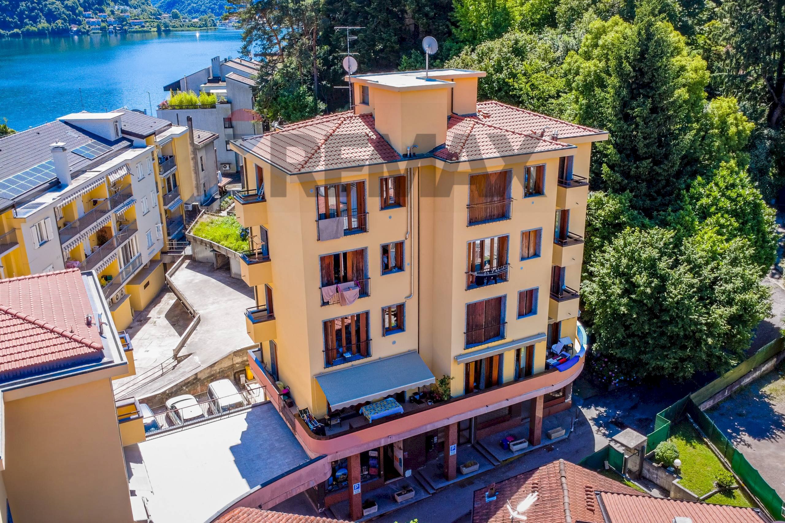 Edificio all\'aperto - Appartamento Via Zoni
30, Lavena Ponte Tresa - foto 2