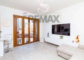 Soggiorno - Appartamento Via Zoni
 
30, Lavena Ponte Tresa - foto 6