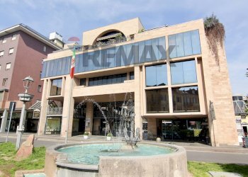Edificio all\'aperto - Appartamento piazza xx settembre
 
1, Varese - foto 1
