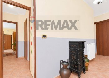 Hall / corridoio - Villa Via Delle Ginestre
 
61, Pedara - photo 26
