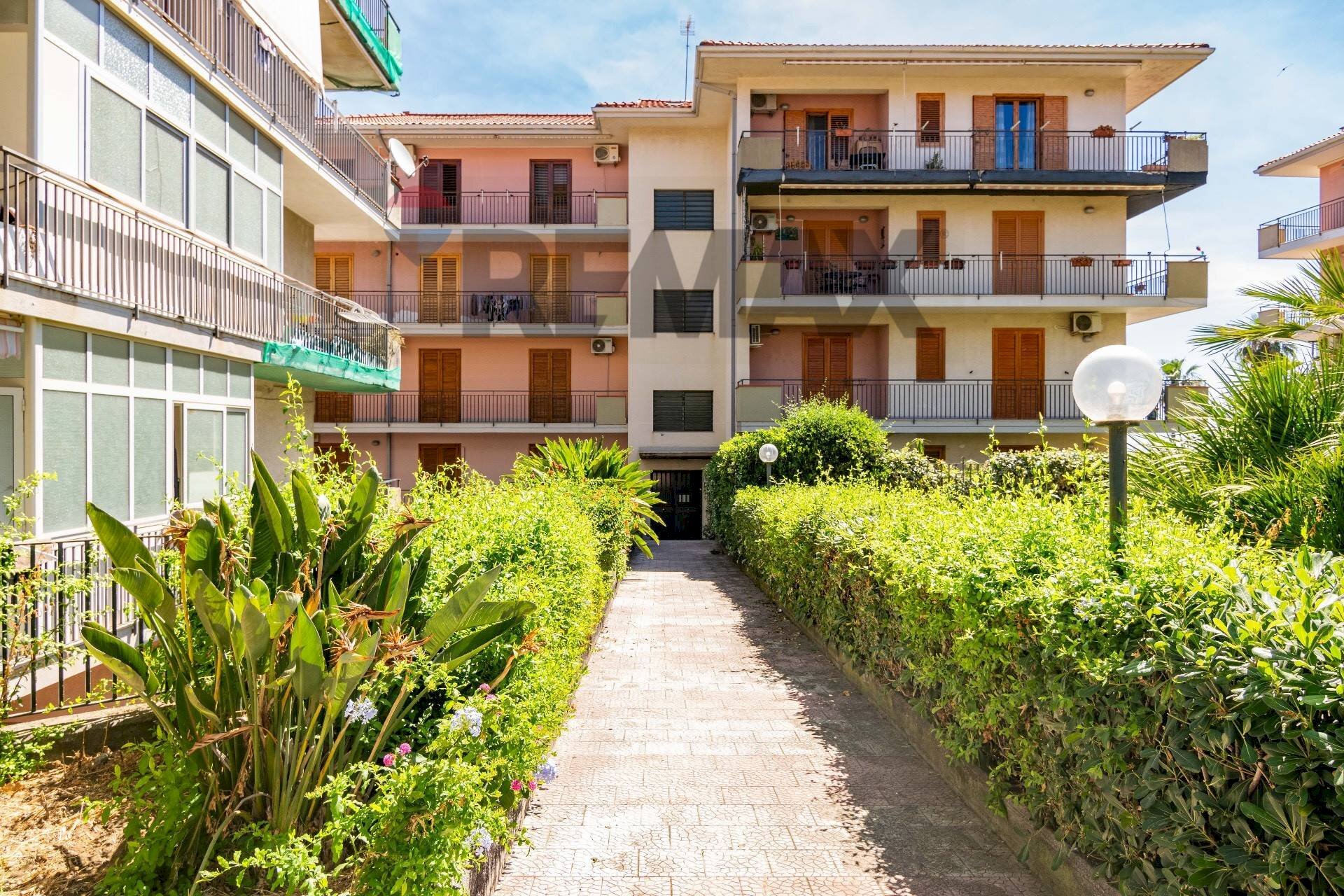 Edificio all\'aperto - Quadrilocale Via Giuseppe Leonardi
11, Aci Catena - foto 3