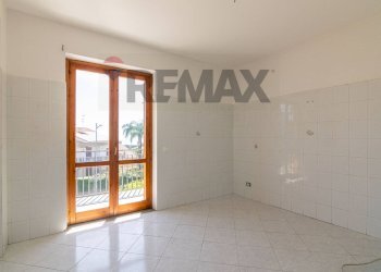 Stanza vuota - Four-room apartment Via Giuseppe Leonardi
 
11, Aci Catena - photo 12