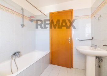 Bagno - Four-room apartment Via Giuseppe Leonardi
 
11, Aci Catena - photo 15