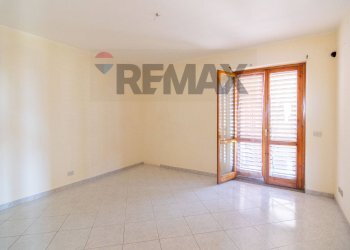 Stanza vuota - Four-room apartment Via Giuseppe Leonardi
 
11, Aci Catena - photo 19