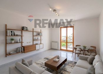 Sala da pranzo - Four-room apartment Via Giuseppe Leonardi
 
11, Aci Catena - photo 31