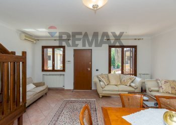 Sala da pranzo - Appartamento VIA VINCENZO BELLINI
 
10, Valverde - foto 17