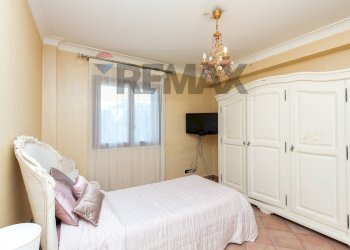 Camera / camera da letto - Appartamento VIA VINCENZO BELLINI
 
10, Valverde - foto 32