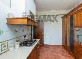Cucina - Appartamento VIA VINCENZO BELLINI
 
10, Valverde - foto 34