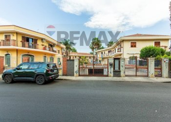 Edificio all\'aperto - Appartamento VIA VINCENZO BELLINI
 
10, Valverde - foto 50