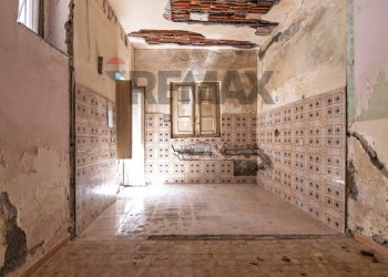 Hall / corridoio - Casa indipendente Via Monti Rossi
 
3, Nicolosi - foto 7