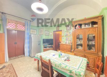 Sala da pranzo - Casa semi indipendente Via Cordai
 
24, Catania - foto 7