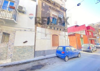 Edificio all\'aperto - Casa semi indipendente Via Cordai
 
24, Catania - foto 24