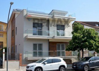 Casa all\'aperto - Appartamento Via Vincenzo Bellini
 
108, Sant'Agata Li Battiati - foto 47