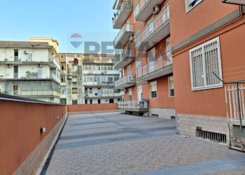 Edificio all\'aperto - Trilocale Via Francesco Fusco
 
12, Catania - foto 4