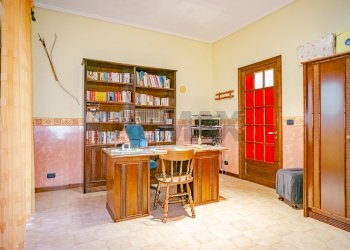 Sala da pranzo - Apartment Via Vittorio Emanuele Orlando
 
34, Adrano - photo 16