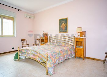 Camera / camera da letto - Apartment Via Vittorio Emanuele Orlando
 
34, Adrano - photo 19