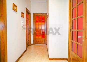 Hall / corridoio - Apartment Via Vittorio Emanuele Orlando
 
34, Adrano - photo 39