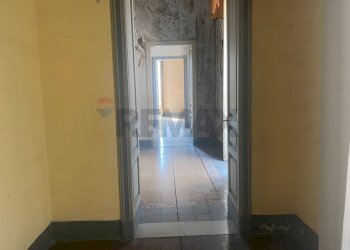 Hall / corridoio - Appartamento via teatro
 
10, Paterno - foto 2