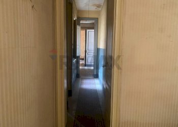 Hall / corridoio - Appartamento via teatro
 
10, Paterno - foto 4