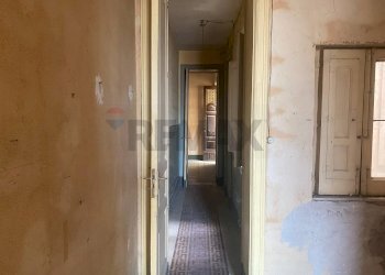 Hall / corridoio - Appartamento via teatro
 
10, Paterno - foto 6