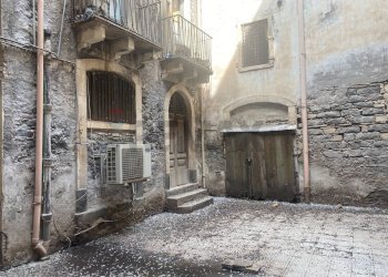 Edificio all\'aperto - Appartamento via teatro
 
10, Paterno - foto 19