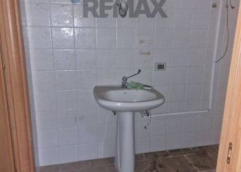 Bagno - Locale Commerciale Via Santa Maria la stella
79, Aci Sant'Antonio - foto 6
