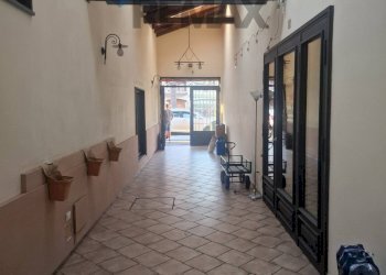 Ricezione / Lobby - Locale Commerciale Via Santa Maria la stella
79, Aci Sant'Antonio - foto 10