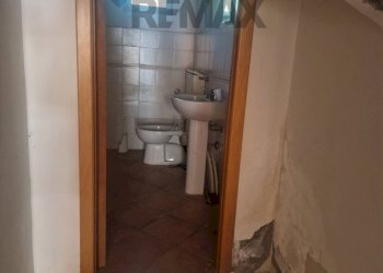 Bagno - Locale Commerciale Via Marchese di Sangiuliano
 
41, Acireale - foto 5
