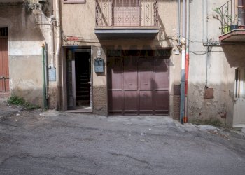 Edificio all\'aperto - Independent house Via de Caro
 
13, Caltagirone - photo 4