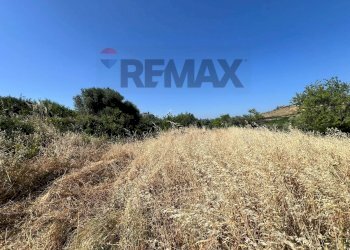Vista delle montagne - Terreno agricolo viale carmine caruso
153, Motta Sant'Anastasia - foto 2