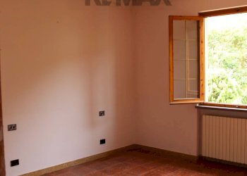 Stanza vuota - Villa via botticelli
 
3, Poggibonsi - foto 26