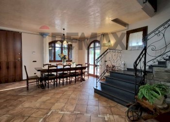 Sala da pranzo - Villa VIA PIETRAMARINA
 
180, Vinci - foto 8