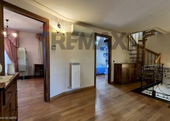 Hall / corridoio - Villa VIA PIETRAMARINA
 
180, Vinci - foto 19
