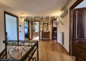 Hall / corridoio - Villa VIA PIETRAMARINA
 
180, Vinci - foto 16
