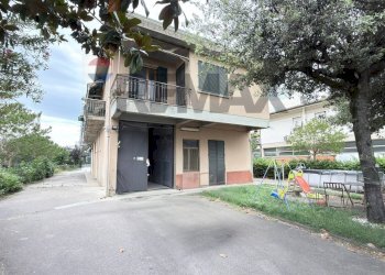 Edificio all\'aperto - Shed VIa Antonio Pacinotti
10, Fucecchio - photo 1