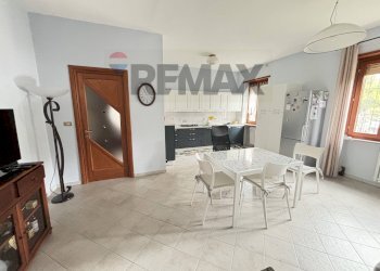 Sala da pranzo - Casa semi indipendente via San giovanni Bosco
 
7, La Loggia - foto 12