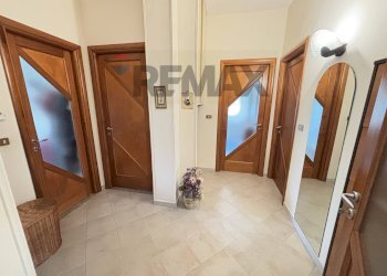 Hall / corridoio - Casa semi indipendente via San giovanni Bosco
 
7, La Loggia - foto 20