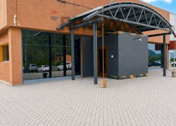 Casa all\'aperto - Locale Commerciale viale Stelvio
44, Talamona - foto 1