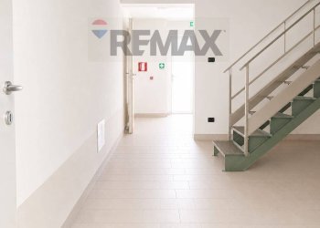 Hall / corridoio - Locale Commerciale viale Stelvio
44, Talamona - foto 26