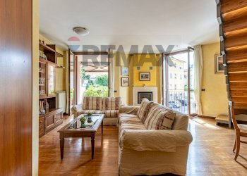 Soggiorno - Villa Bifamiliare VIA VERDI
 
33, Besana in Brianza - foto 3