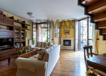 Sala da pranzo - Villa Bifamiliare VIA VERDI
 
33, Besana in Brianza - foto 5
