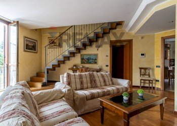 Soggiorno - Villa Bifamiliare VIA VERDI
 
33, Besana in Brianza - foto 7